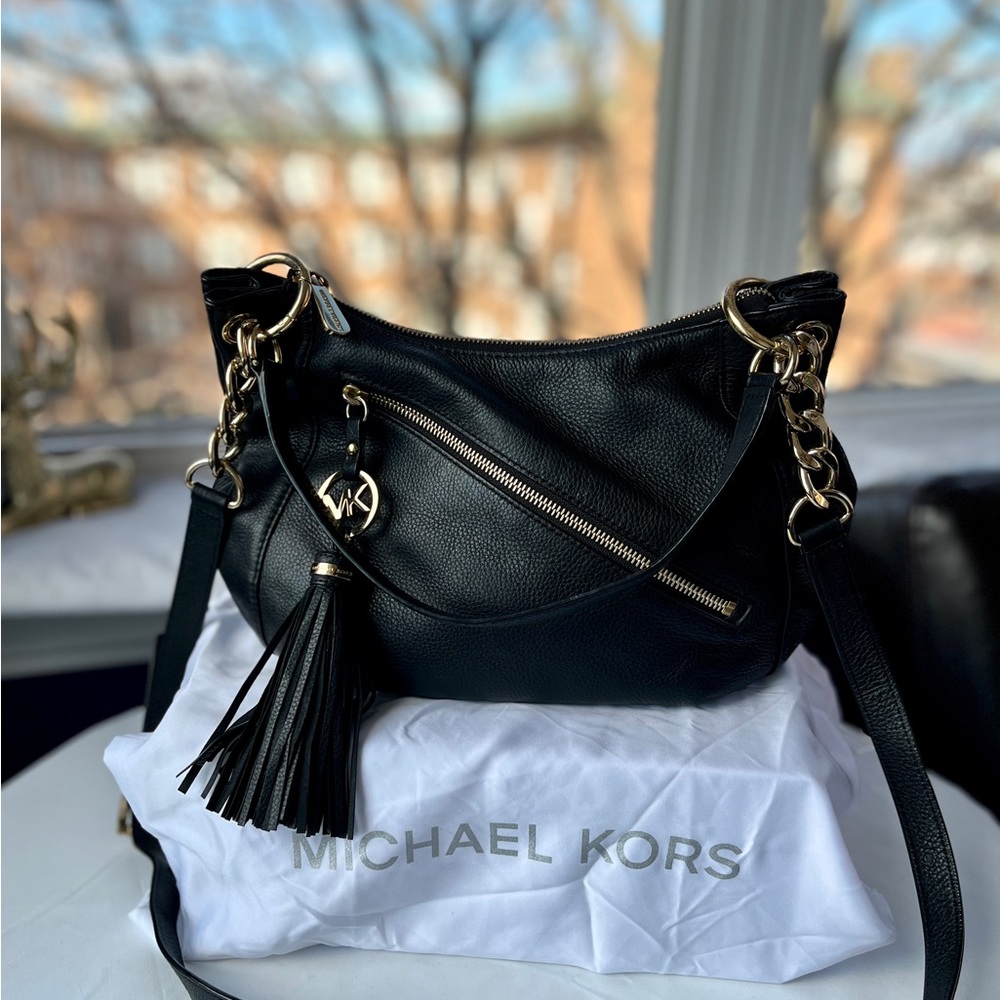 Michael Kors Black Leather Convertible Hobo Bag w/ Gold Hardware - Picture 4 of 16